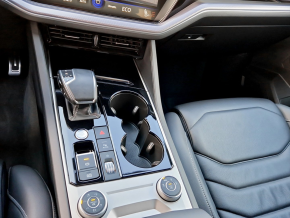 VW Touareg R-Style V6 TFSI thumbnail