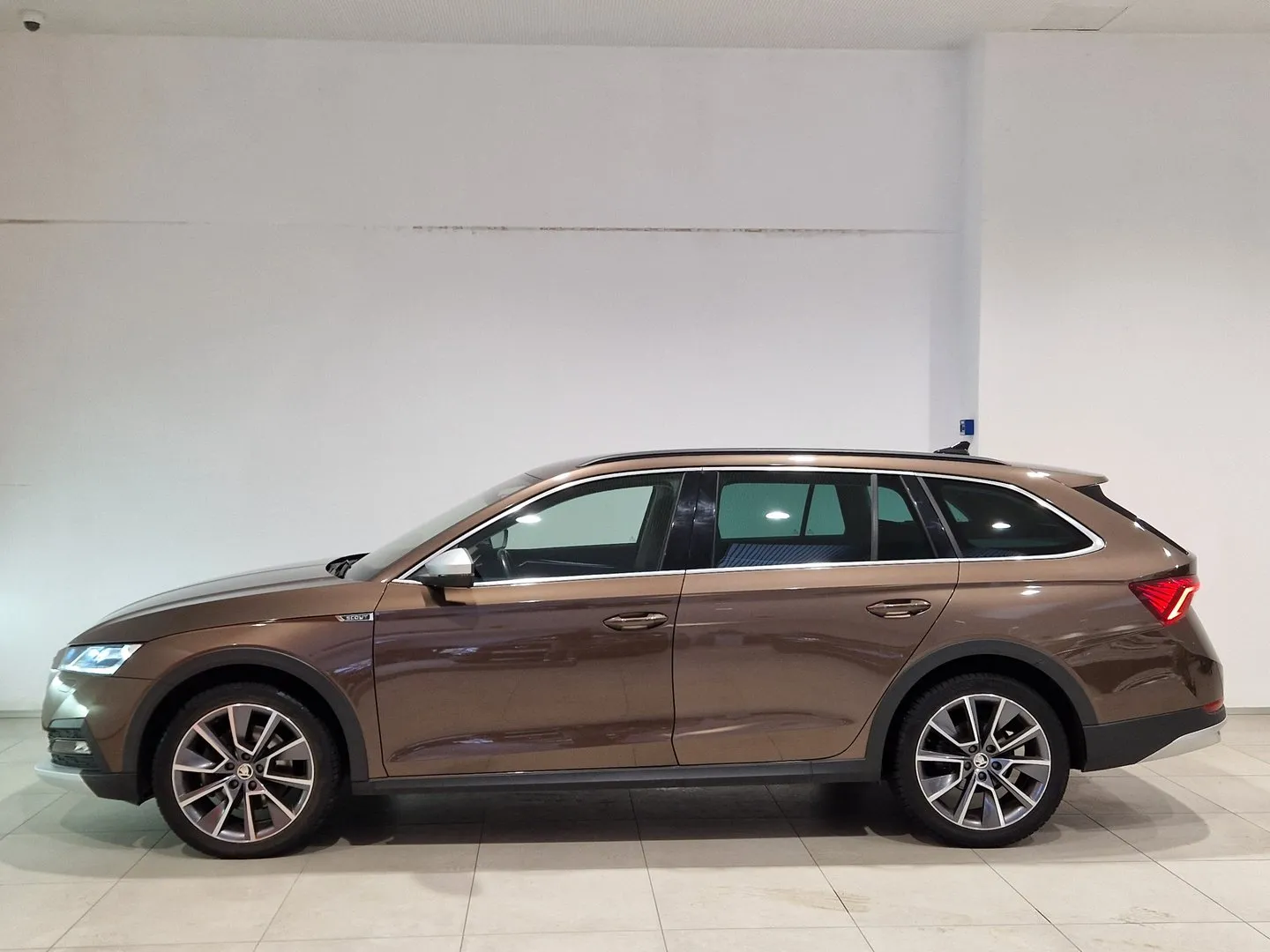 Škoda OCTAVIA COMBI SCOUT 2.0 TDI DSG 4x4