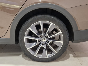 Škoda OCTAVIA COMBI SCOUT 2.0 TDI DSG 4x4 thumbnail