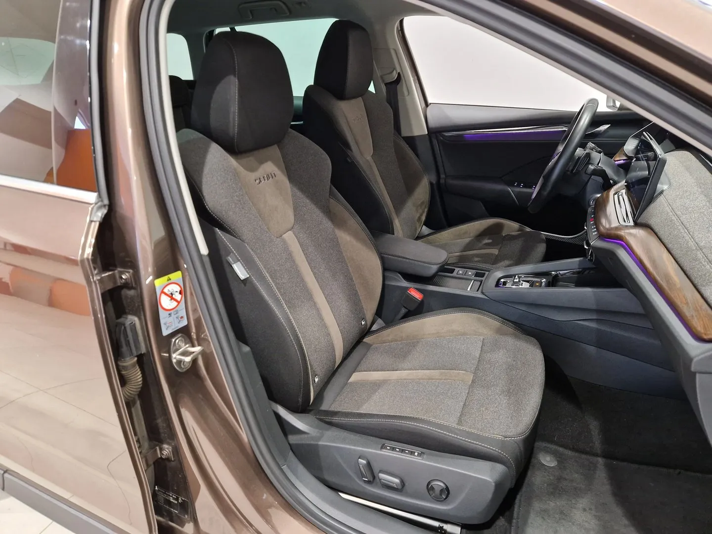Škoda OCTAVIA COMBI SCOUT 2.0 TDI DSG 4x4
