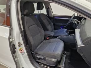 VW Noul Golf Life 1.5 eTSI ACT DSG mild hyb thumbnail
