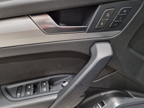 Audi Q5 40 TDI quattro thumbnail
