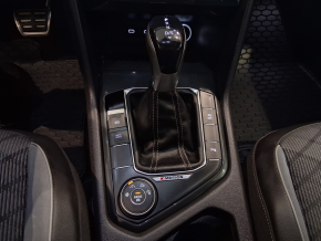 VW Noul Tiguan R-Line 2,0 TDI SCR DSG 4Mot thumbnail