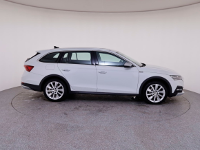 Škoda OCTAVIA COMBI SCOUT 2.0 TDI DSG 4x4 thumbnail