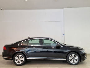 VW Noul Passat Highline 2.0 TDI DSG thumbnail