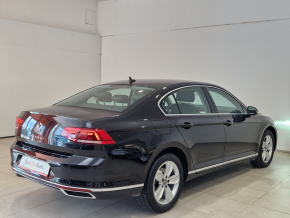 VW Noul Passat Highline 2.0 TDI DSG thumbnail