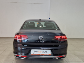 VW Noul Passat Highline 2.0 TDI DSG thumbnail