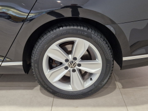 VW Noul Passat Highline 2.0 TDI DSG thumbnail