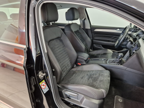VW Noul Passat Highline 2.0 TDI DSG thumbnail