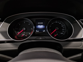 VW Noul Passat Highline 2.0 TDI DSG thumbnail