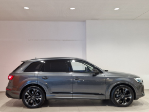 Audi Q7 PI S line 55 TFSI quattro thumbnail