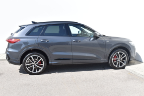Audi Q5 40 TFSI quattro thumbnail