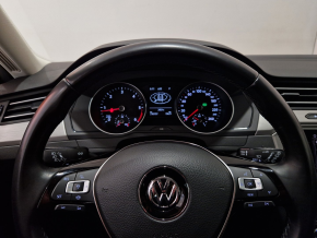 VW Passat Variant TDI SCR DSG thumbnail