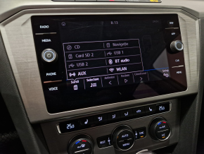 VW Passat Variant TDI SCR DSG thumbnail