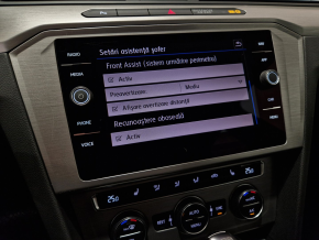 VW Passat Variant TDI SCR DSG thumbnail