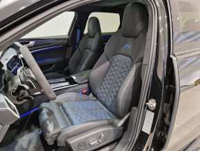 Audi RS6 Avant performance quattro thumbnail