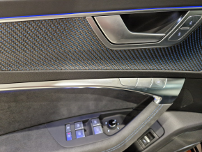 Audi RS6 Avant performance quattro thumbnail