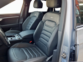 VW Touareg R-Style V6 TDI thumbnail