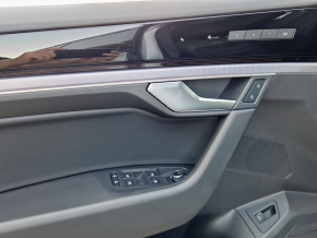 VW Touareg R-Style V6 TDI thumbnail