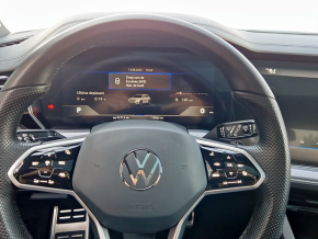 VW Touareg R-Style V6 TDI thumbnail