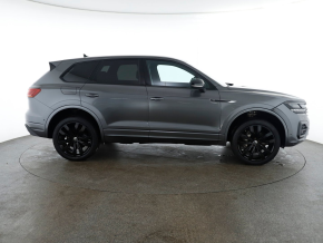 VW Touareg R-Style V6 TDI thumbnail