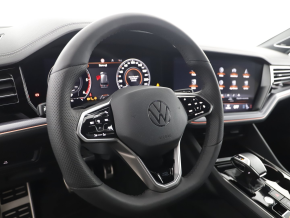VW Touareg R-Style V6 TDI thumbnail
