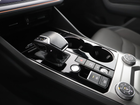 VW Touareg R-Style V6 TDI thumbnail