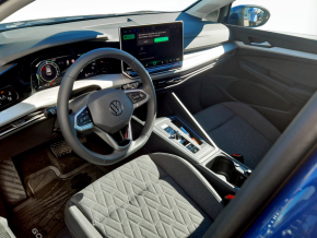 VW Golf Life 1.5 TSI DSG PHEV TD thumbnail