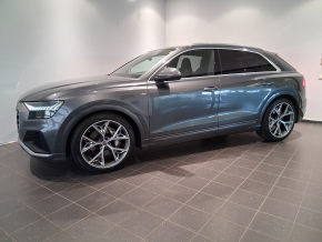 Audi Q8 50 TDI quattro thumbnail
