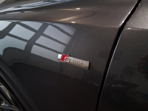 Audi Q8 50 TDI quattro thumbnail