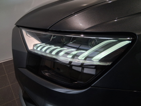 Audi Q8 50 TDI quattro thumbnail