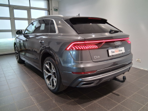 Audi Q8 50 TDI quattro thumbnail