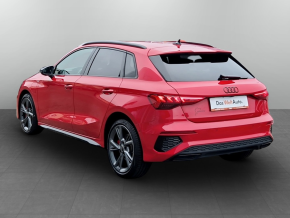 Audi A3 Sportback 45 TFSIe S line thumbnail