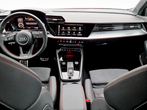 Audi A3 Sportback 45 TFSIe S line thumbnail