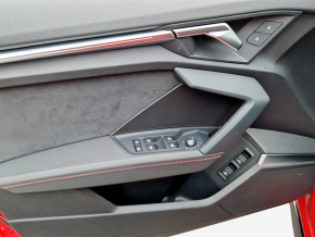 Audi A3 Sportback 45 TFSIe S line thumbnail