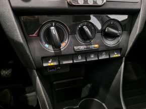 Škoda Rapid Spaceback SMART 1.0 TSI thumbnail