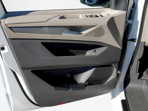 VW Multivan Life L 2.0 TDI 110KW thumbnail