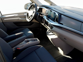 VW Multivan Life L 2.0 TDI 110KW thumbnail