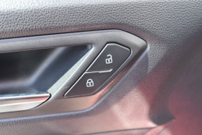 VW T-Roc Base 1.6 TDI thumbnail