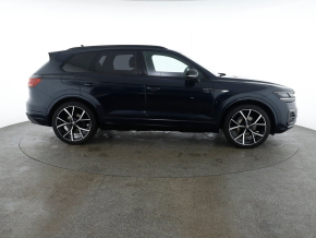 VW Touareg R-Line TDI 4MOTION thumbnail