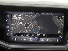 VW Touareg R-Line TDI 4MOTION thumbnail