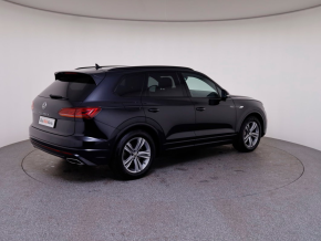 VW Touareg R-Line TDI 4MOTION thumbnail