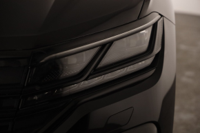 VW Touareg R-Line TDI 4MOTION thumbnail