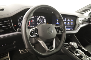 VW Touareg R-Line TDI 4MOTION thumbnail