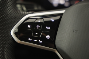 VW Touareg R-Line TDI 4MOTION thumbnail