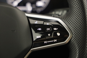 VW Touareg R-Line TDI 4MOTION thumbnail