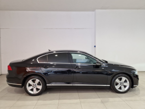 VW Noul Passat Highline 2.0 TDI DSG thumbnail