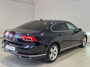VW Noul Passat Highline 2.0 TDI DSG thumbnail