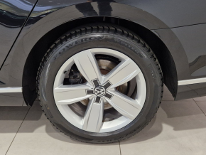 VW Noul Passat Highline 2.0 TDI DSG thumbnail
