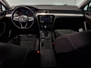 VW Noul Passat Highline 2.0 TDI DSG thumbnail